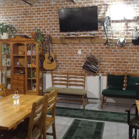 Statek Polanka 招待所 3*